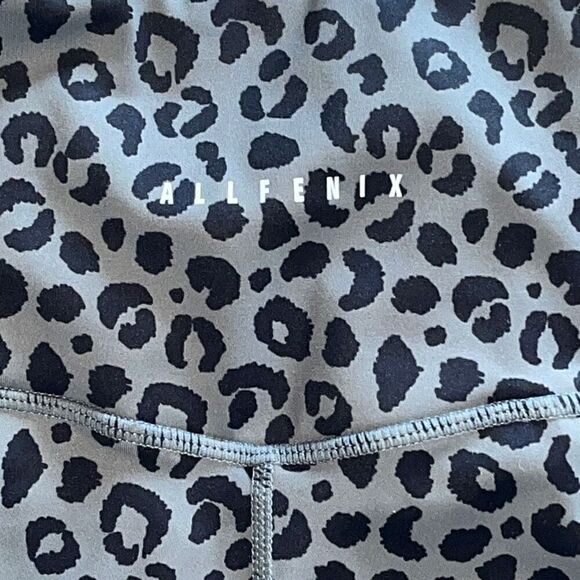 ALL FENIX Gray Black Leopard Print Leggings Large - Picture 4 of 7